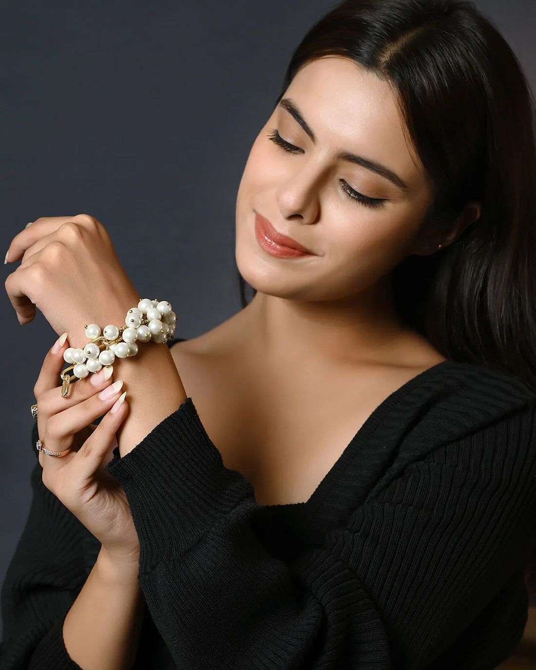 Mystic Flow - Shell Pearls and Anti Tarnish Chain Necklace