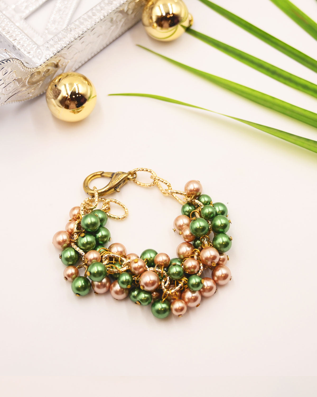 Pearl Mirage - Shell Pearls Bracelet