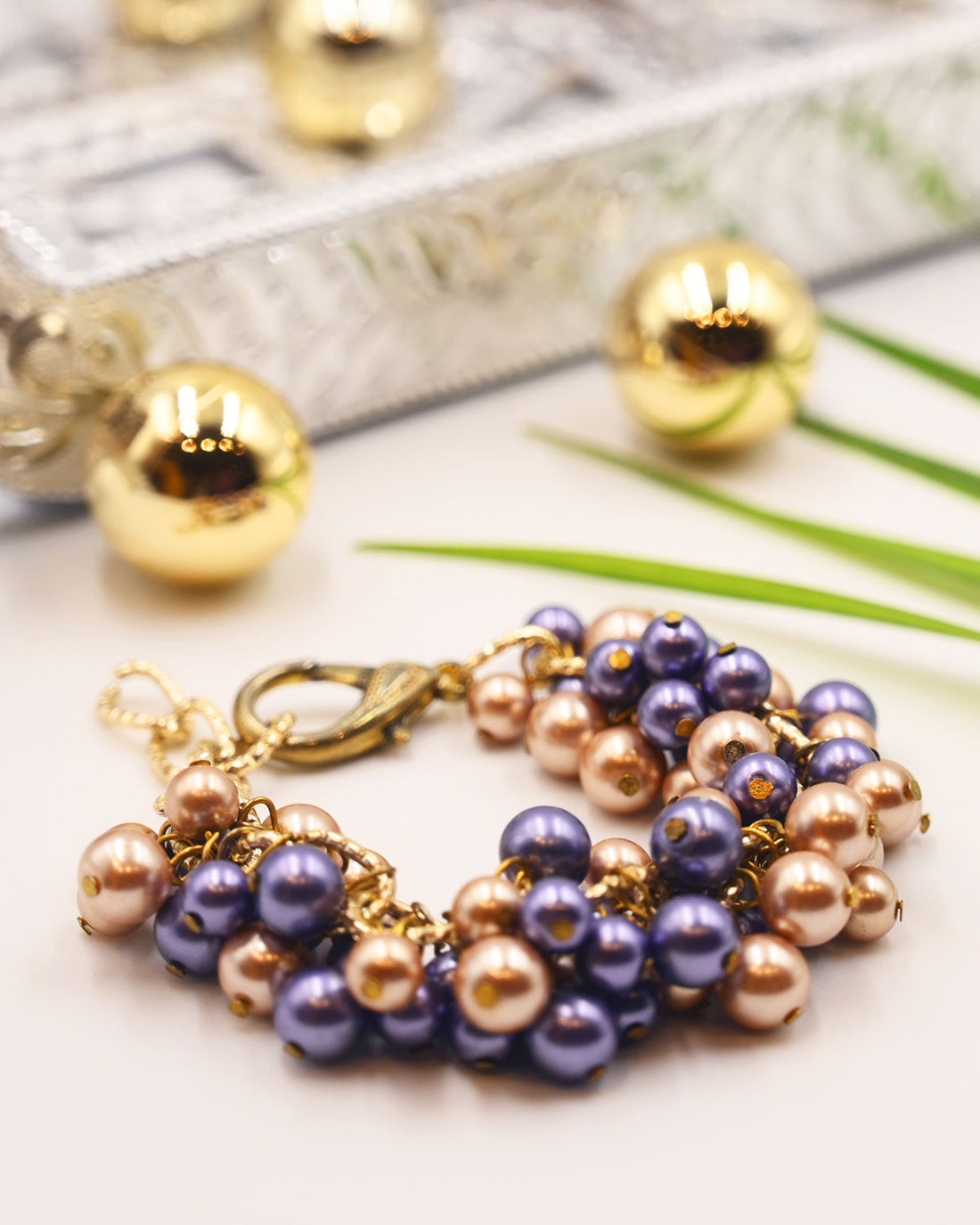 Lustrous Tides - Shell Pearls Bracelet