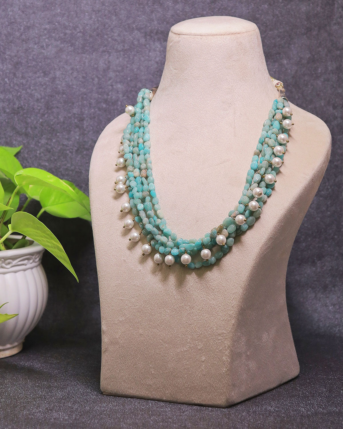 Eternal Bloom Collor Necklace with Jade Stones and Shell Pearls