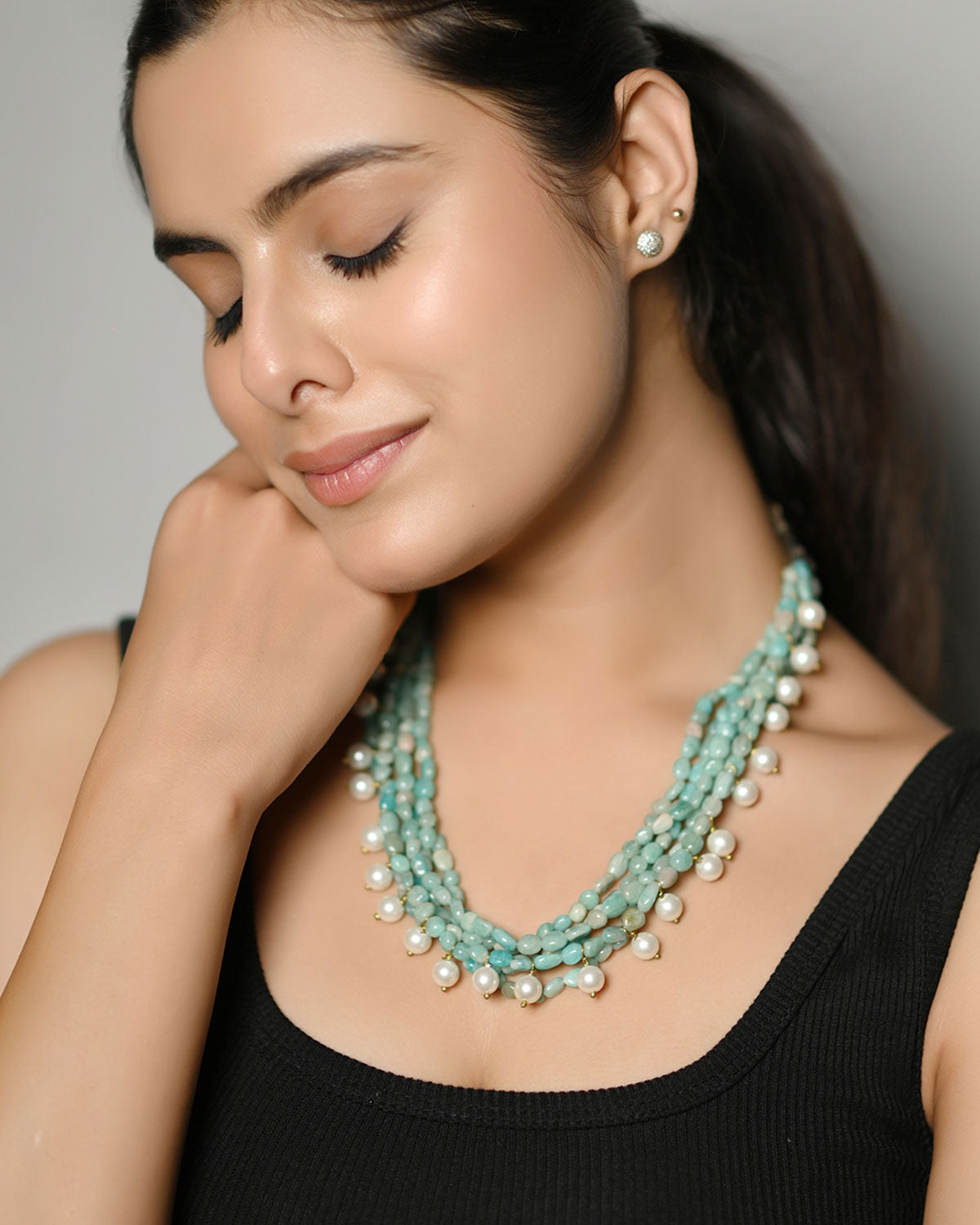 Eternal Bloom Collor Necklace with Jade Stones and Shell Pearls