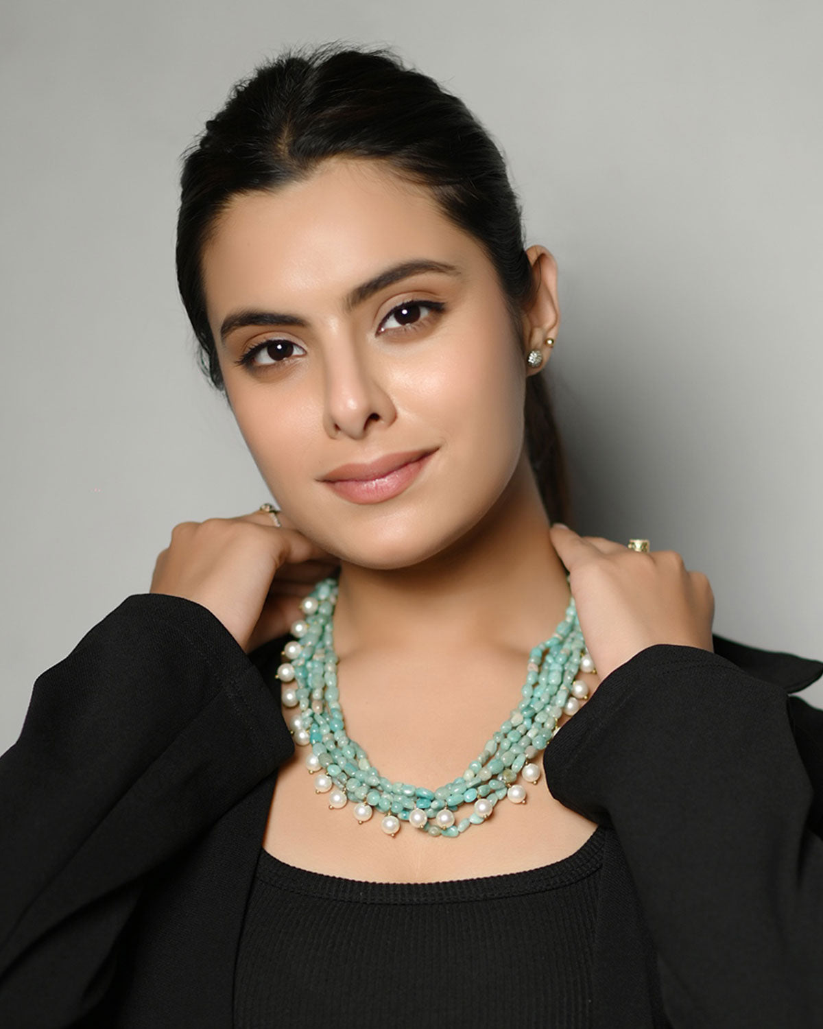 Eternal Bloom Collor Necklace with Jade Stones and Shell Pearls