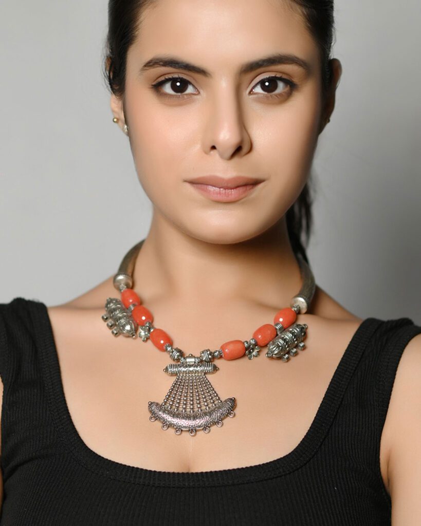 Mystic Wave Necklace - Onyx Stones