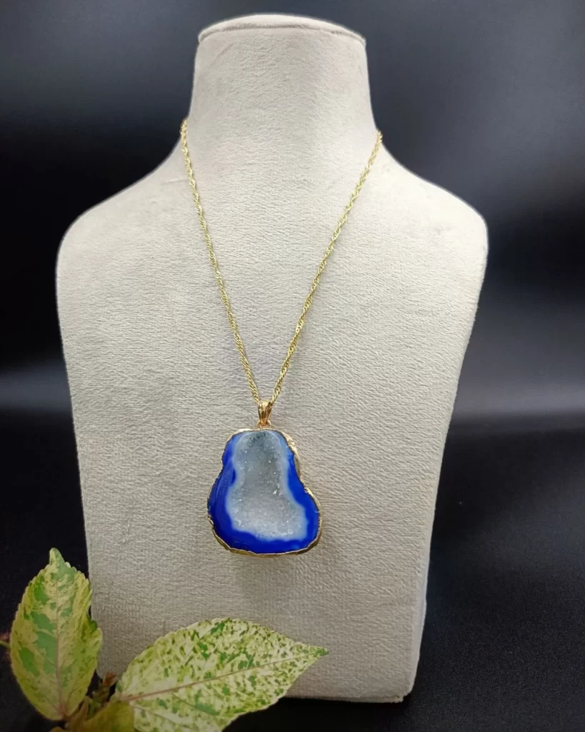Crystal Cove Druzy Stone Pendant Necklace – Blue Ocean