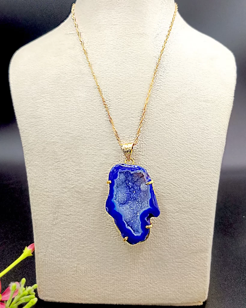 Crystal Cove Druzy Stone Pendant Necklace – Blue Regal