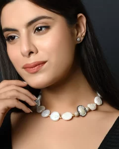 How to Add a Little Sparkle to Your 9–5 Look: Must Have Jewellery Pieces